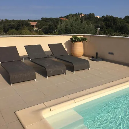 Avec Piscine Chauffee A 900 Metres De La Plage De Pinarello 宗扎
